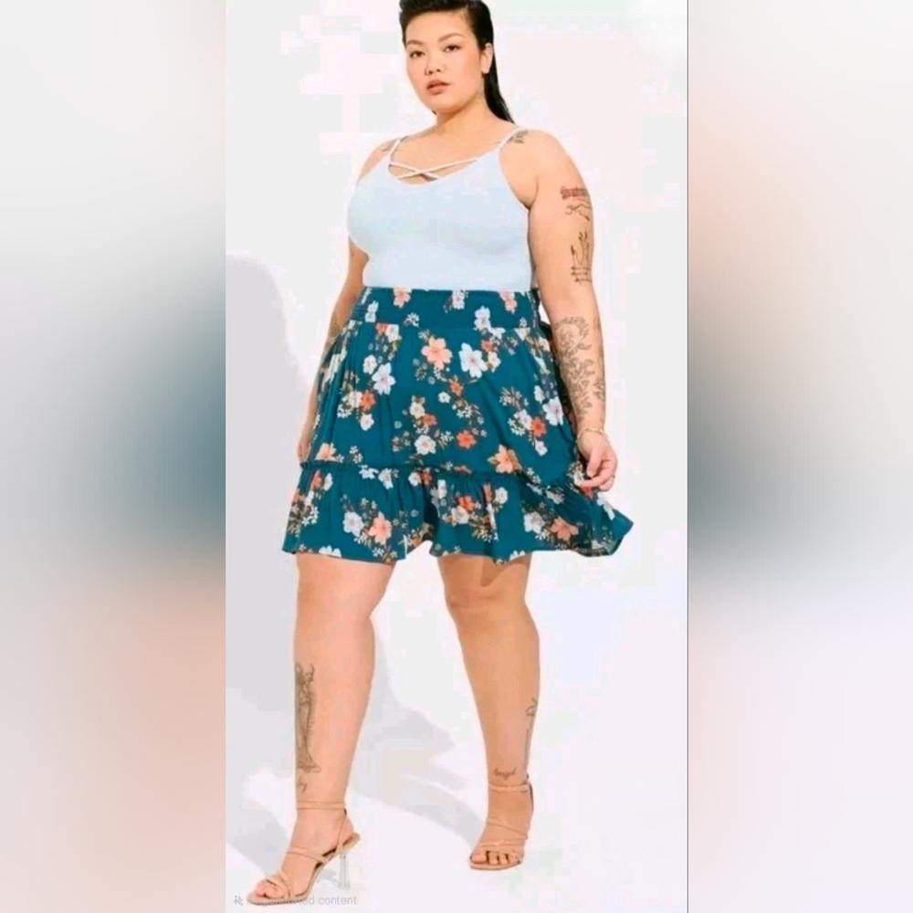 Torrid Mini Challis Smocked Waist Ruffle Edge Skirt Size 3X NEW